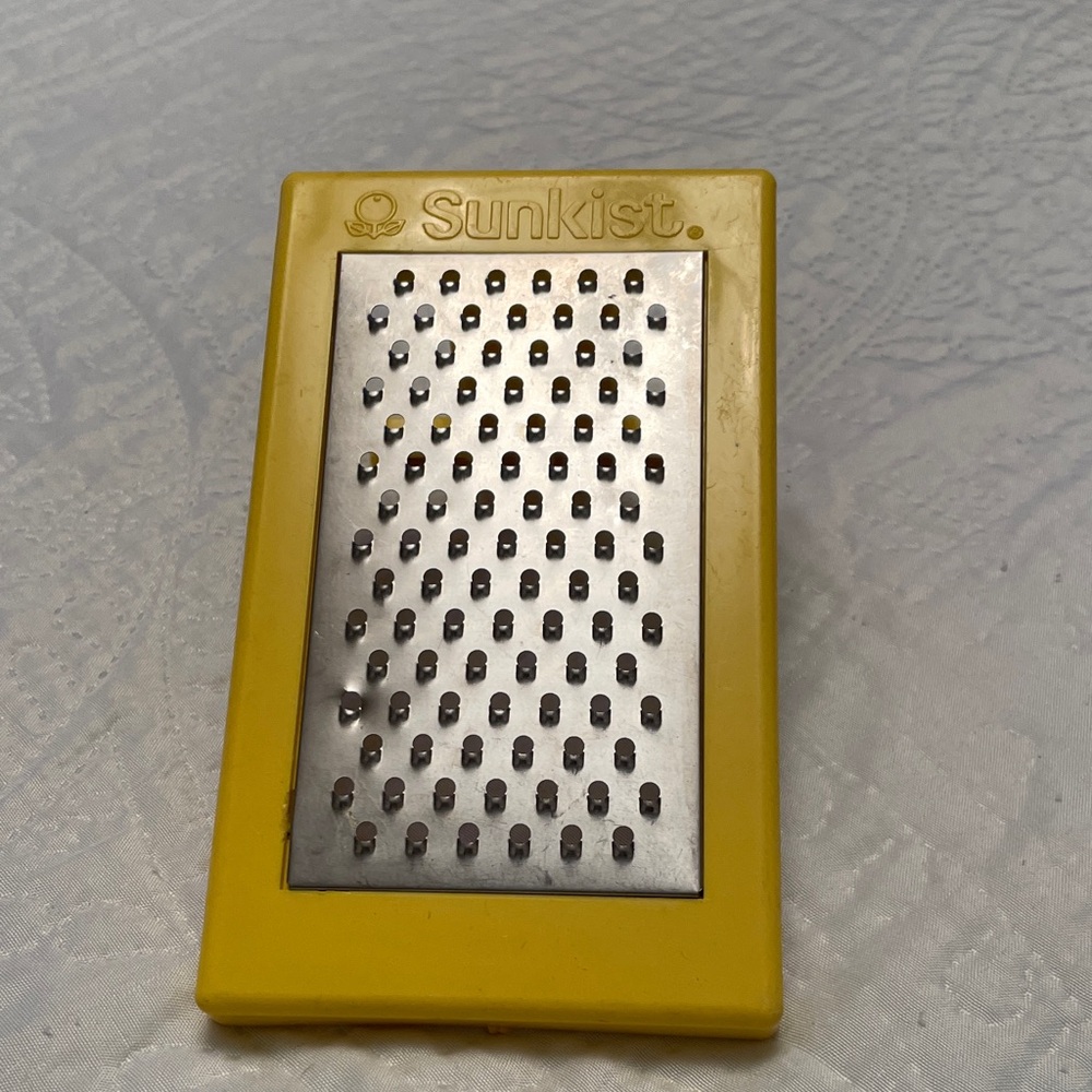Vintage 70’s SUNKIST Yellow Grater Zester